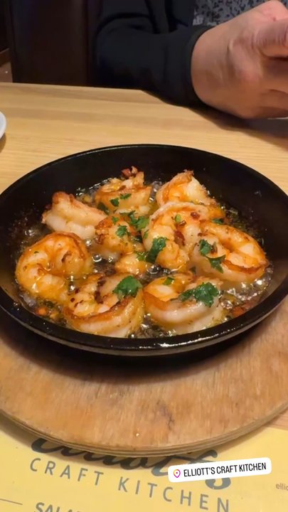 Elliott’s Craft Kitchen - Sizzling shrimp - American Near Me - Columbia, Maryland