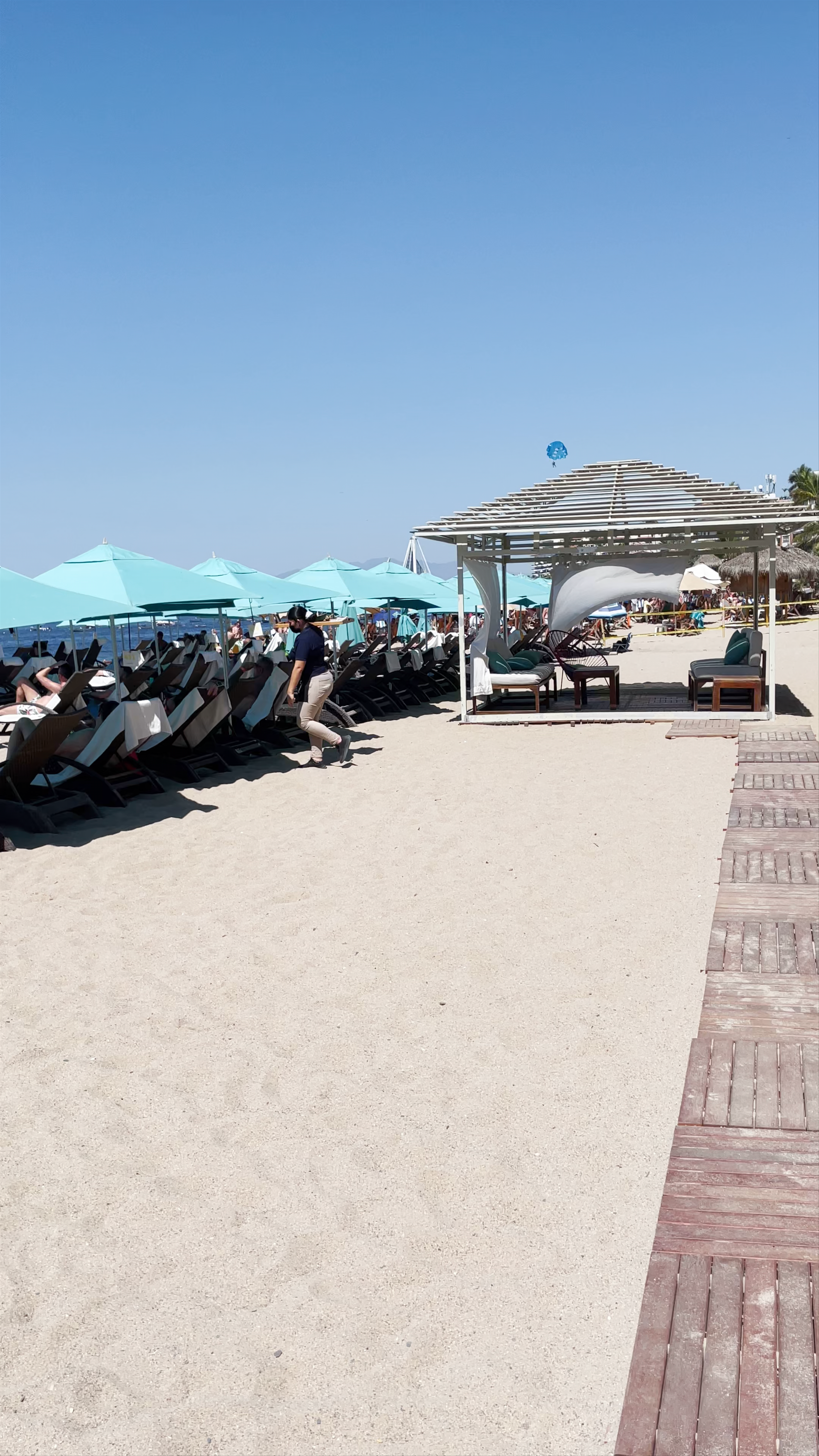 Mantamar Beach Club Bar & Sushi