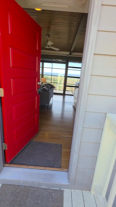 The Iris Inn - A room tour of Cabin 4 - Hotels Near Me - Waynesboro, Virginia