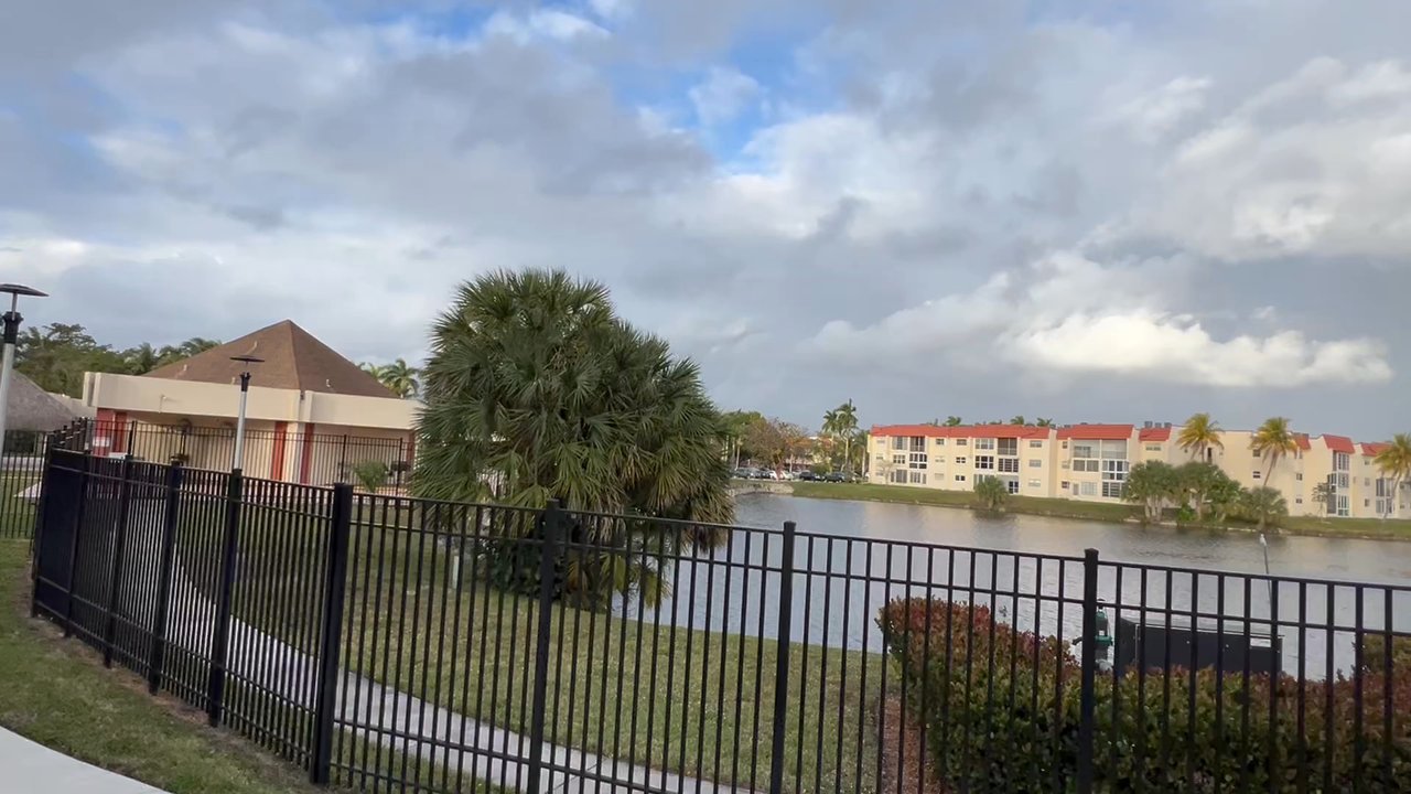 Lakeside Park - Parks Near Me - Sunrise, Florida