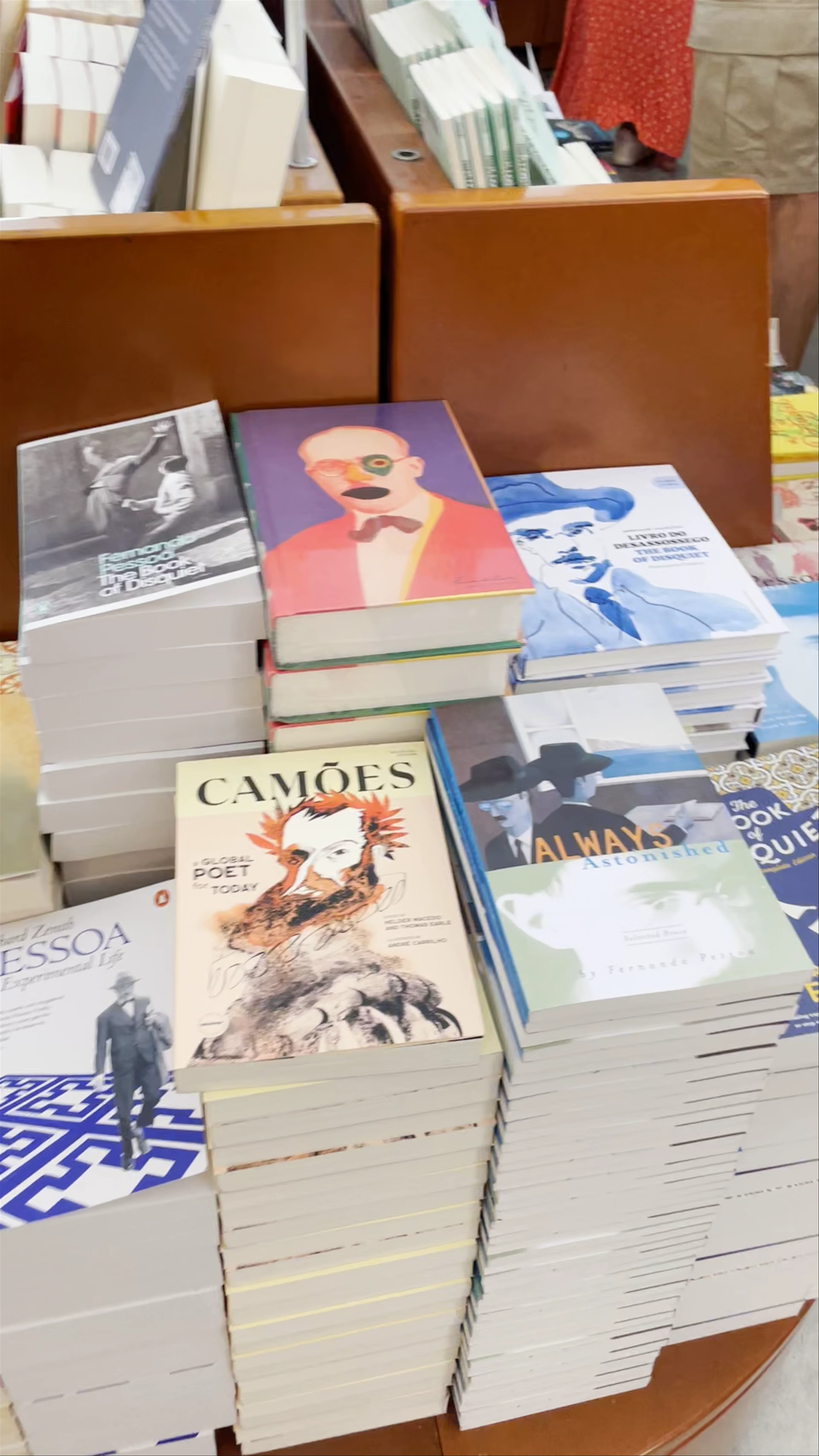 Mundo do Livro, Largo da Trindade