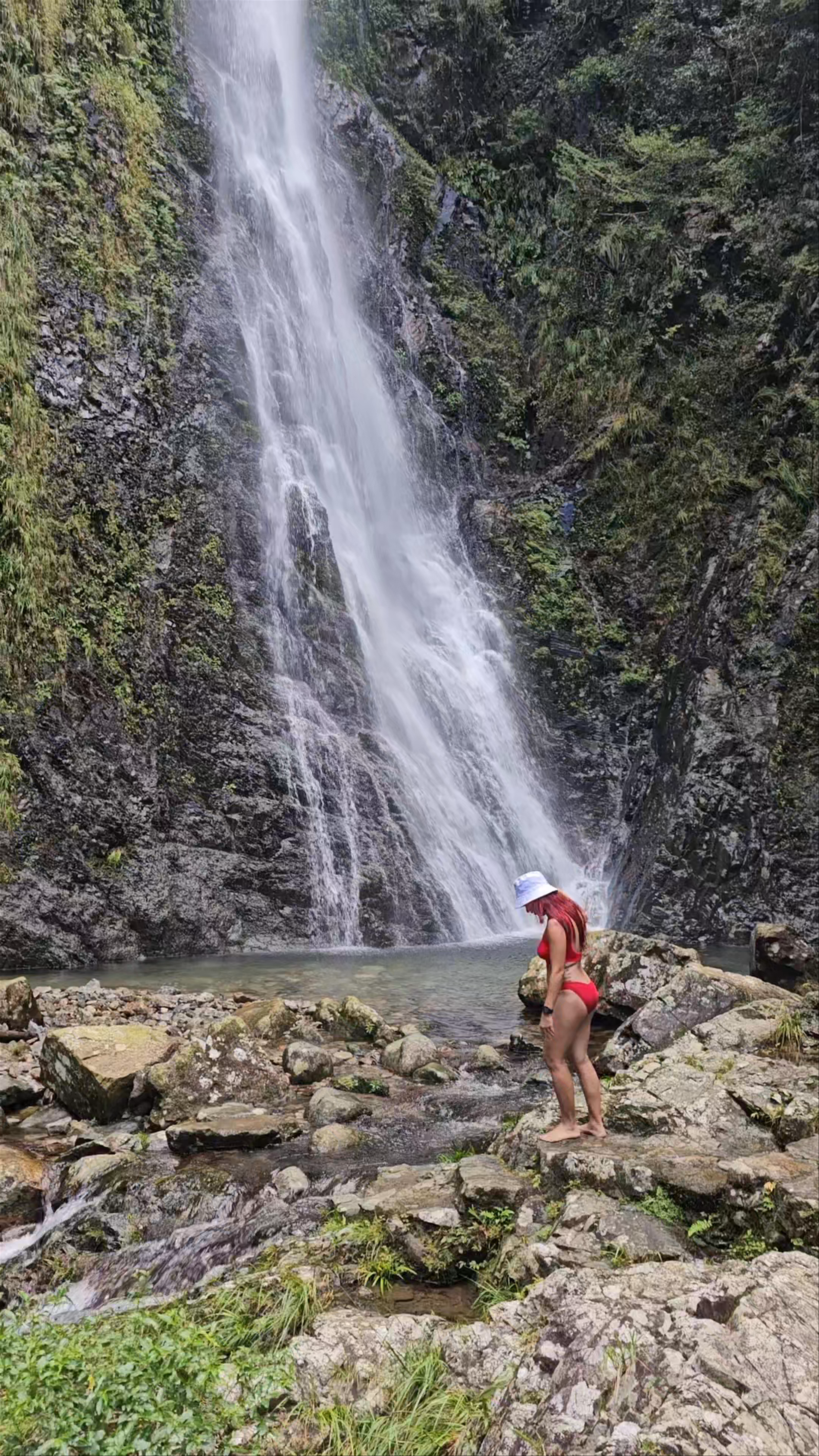 Ng Tung Chai Main Fall: Nature's Majestic Waterfall in Tai Mo Shan Country Park, Hong Kong