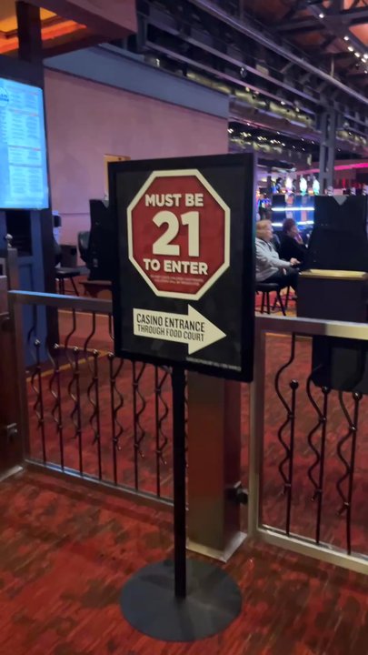 Urban table - See how far they made an 87 year old walk just to get to the entrance!!  Ridiculous!! - American Near Me - Bethlehem, Pennsylvania