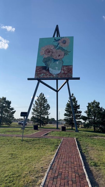 World's Largest Easel - Landmarks & Historical Buildings Near Me - Goodland, Kansas