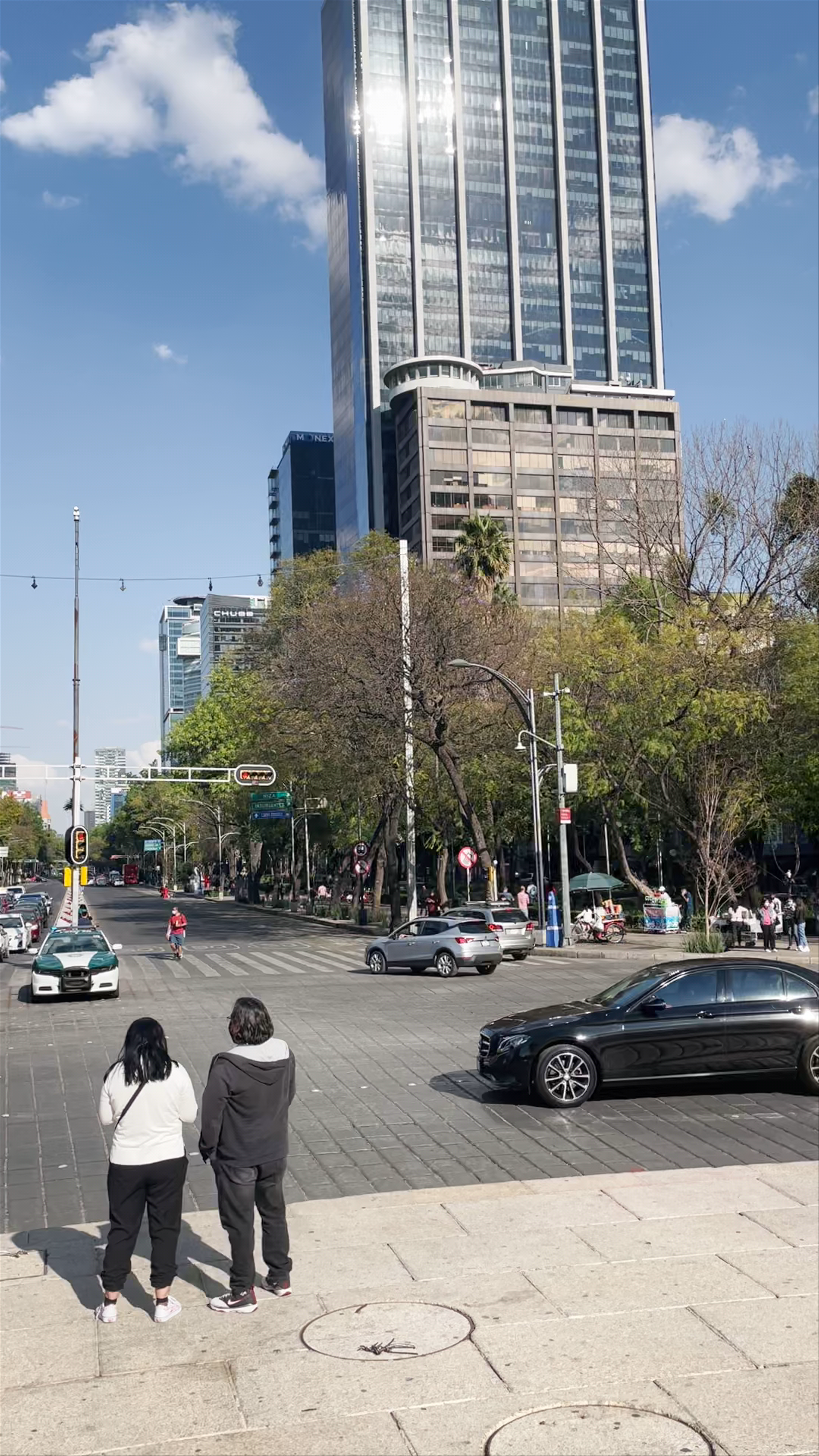 Ángel de la Independencia: A Vibrant Urban Icon in Mexico City