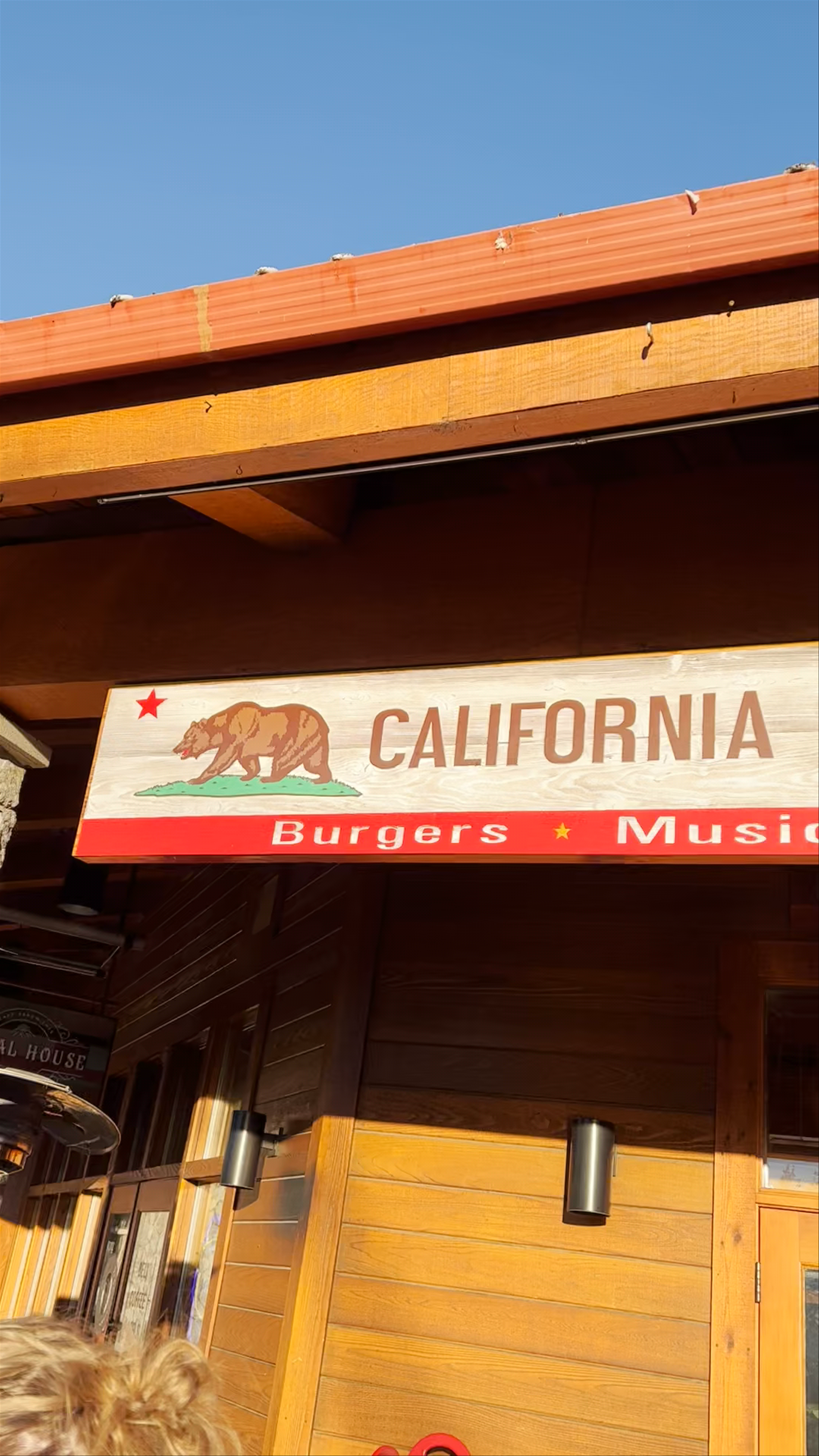 California Burger Company: Cozy Mountain Dining in South Lake Tahoe