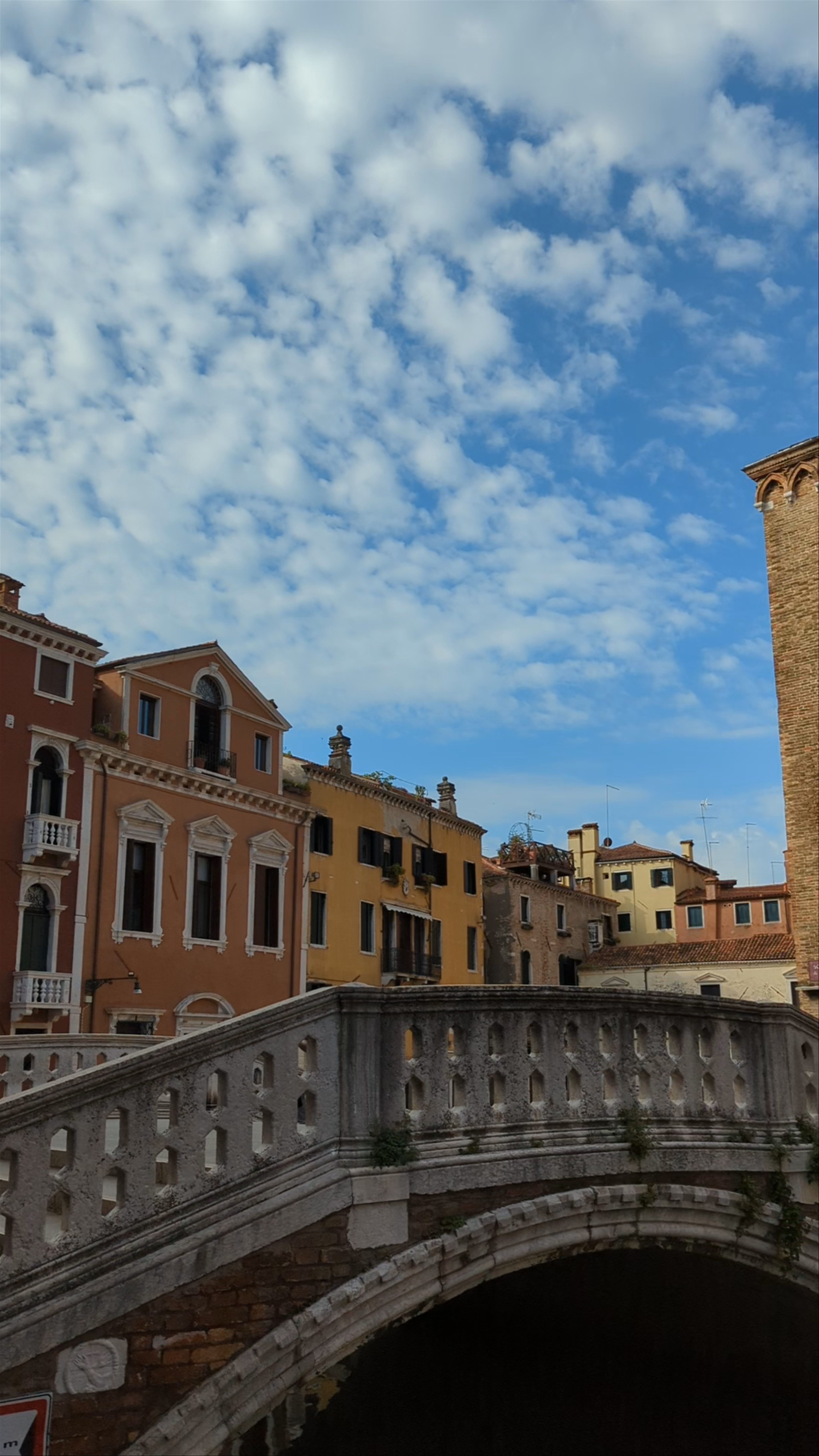 Basilica S.Maria Gloriosa dei Frari: Historic Grandeur in Venice