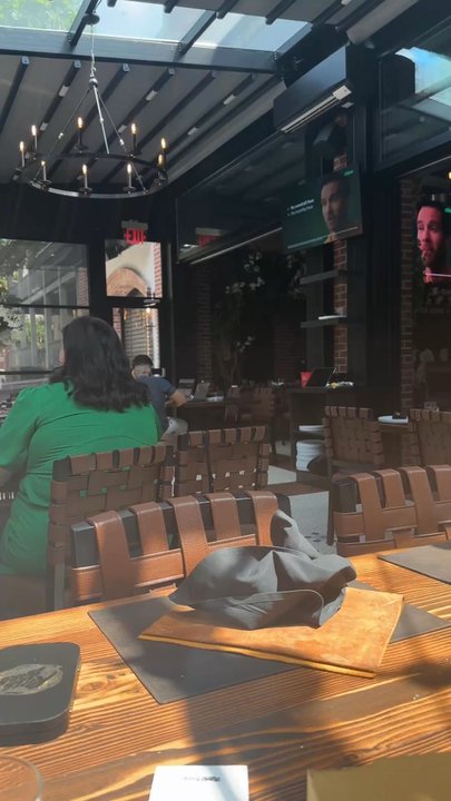 Kills Boro - A look at the inside and a hot pepperoni pizza - Breweries Near Me - Staten Island, New York