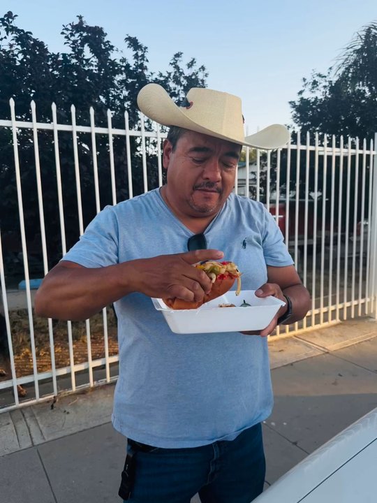 El Original Martinez - Hot Dogs Near Me - Bakersfield, California