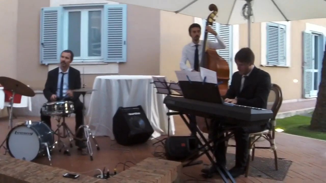 The Italian Jazz Trio - LOVE - video