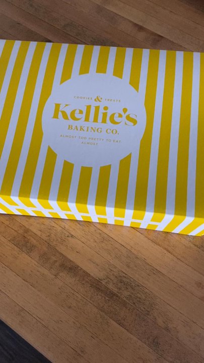 Kellie's Baking - Pretty box! - Bakeries Near Me - Austin, Texas