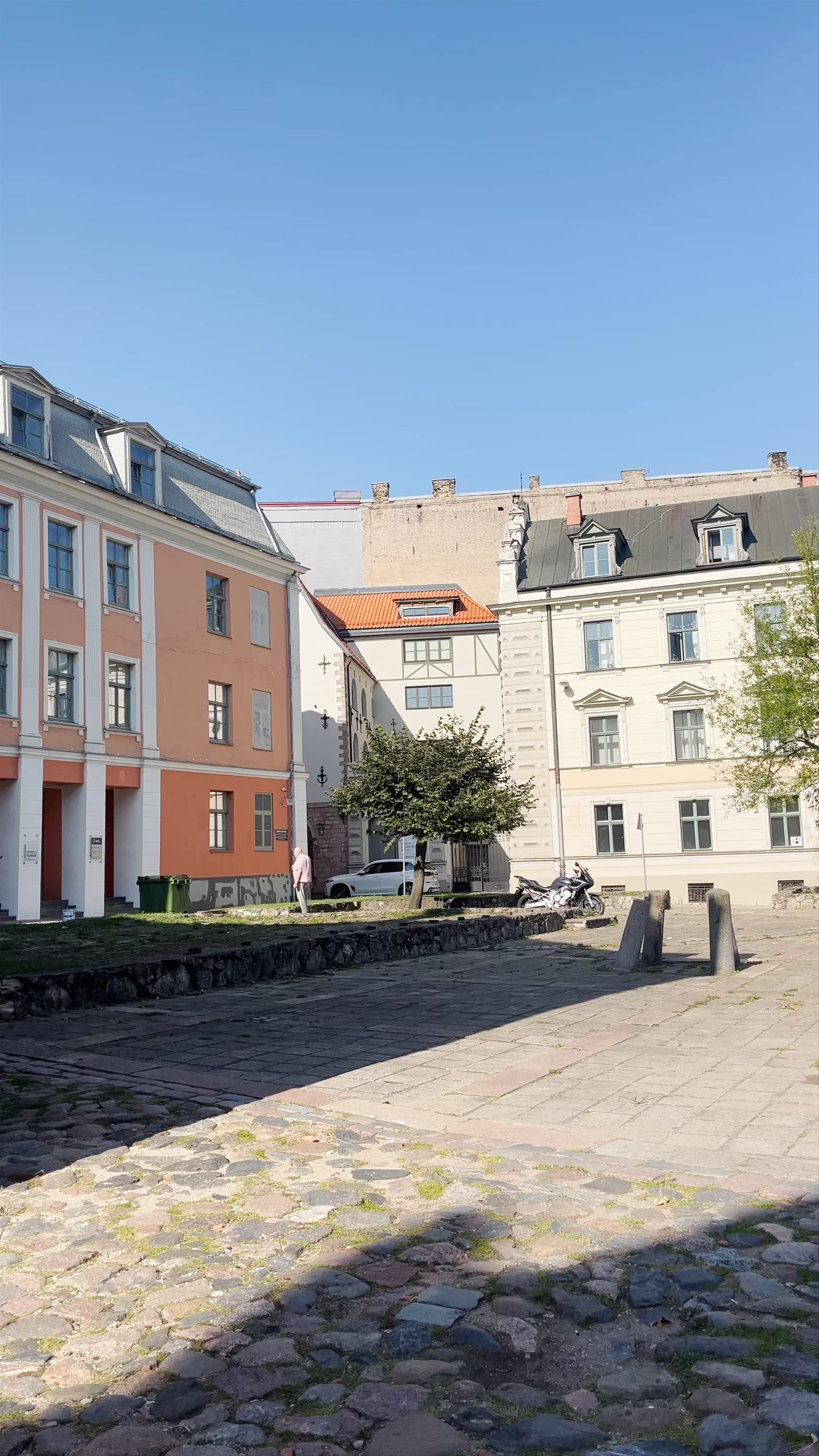 Albert Square, Old Riga