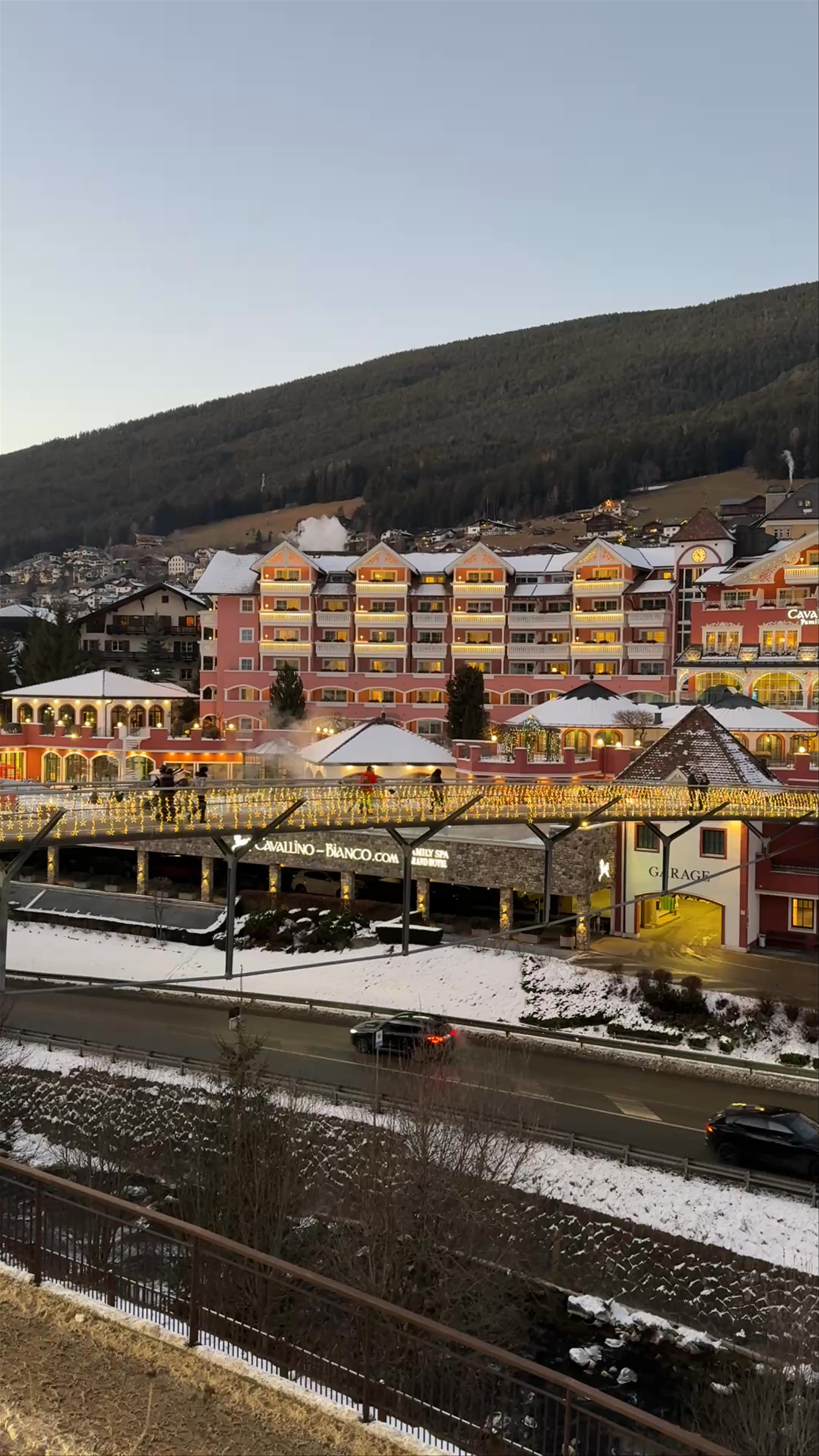 Funivie Ortisei - Alpe di Siusi / Mont Sëuc - Seilbahn St. Ulrich Seiseralm