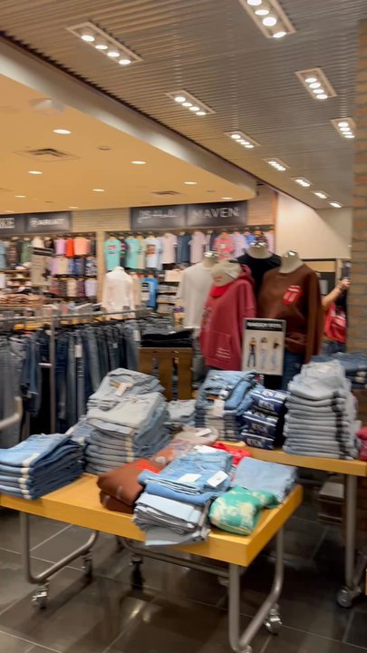 Buckle - Inside - Men's Clothing Near Me - Saint Peters, Missouri