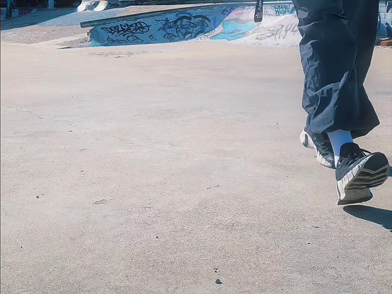 lwkey - jumper & keychain