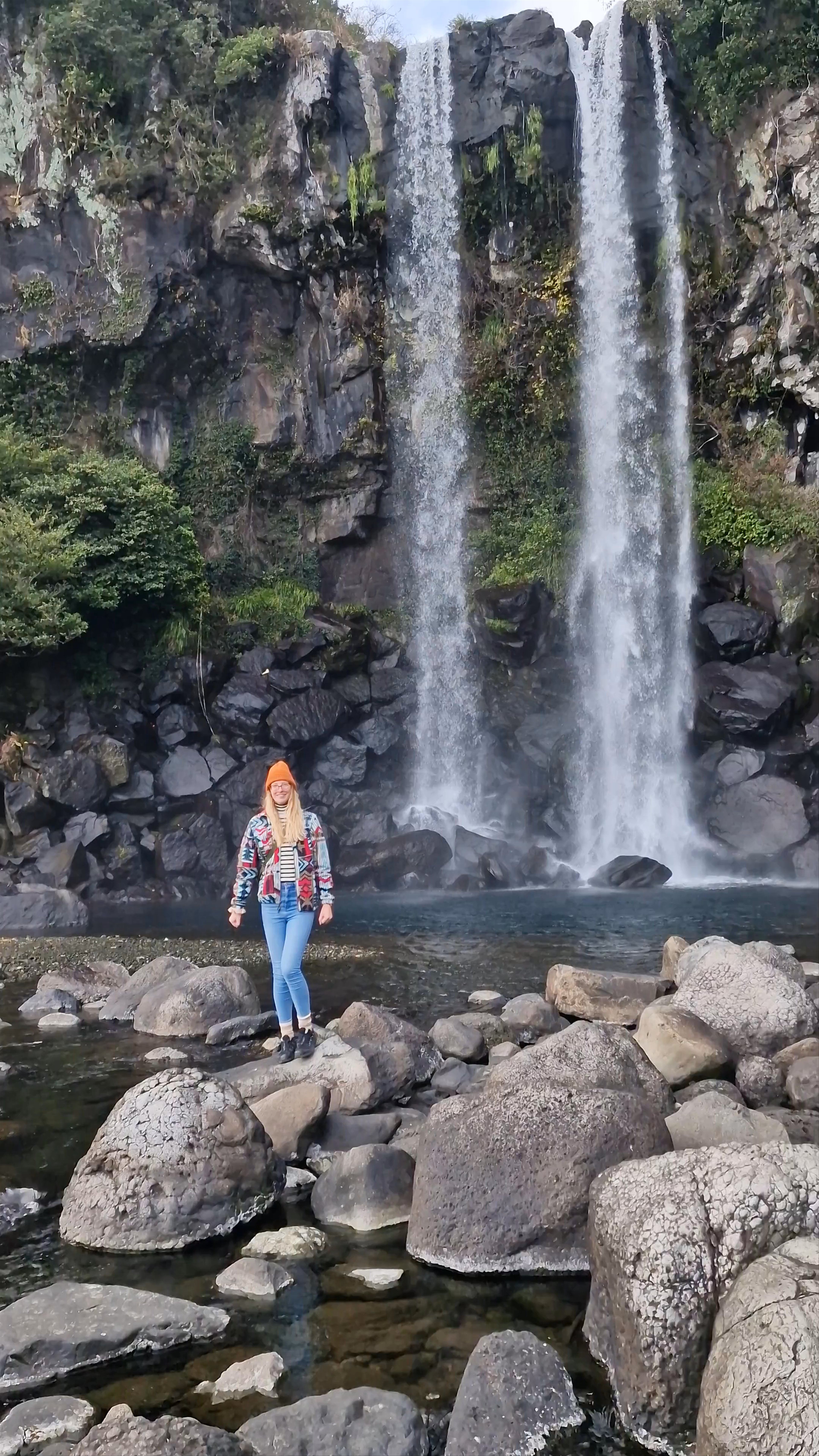 Jeongbang Waterfall: Majestic Nature Escape in Jeju