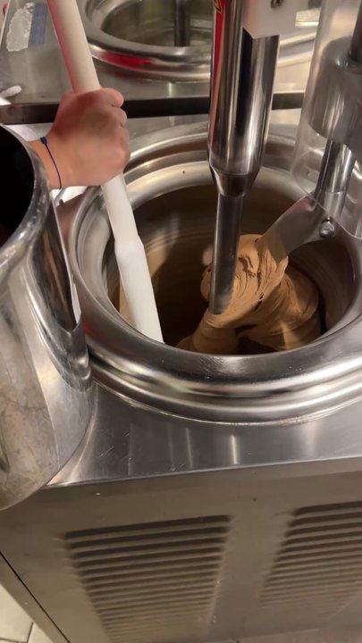 Uno Gelato - Taking the gelato out of the mixer - Ice Cream & Frozen Yogurt Near Me - Vancouver, British Columbia