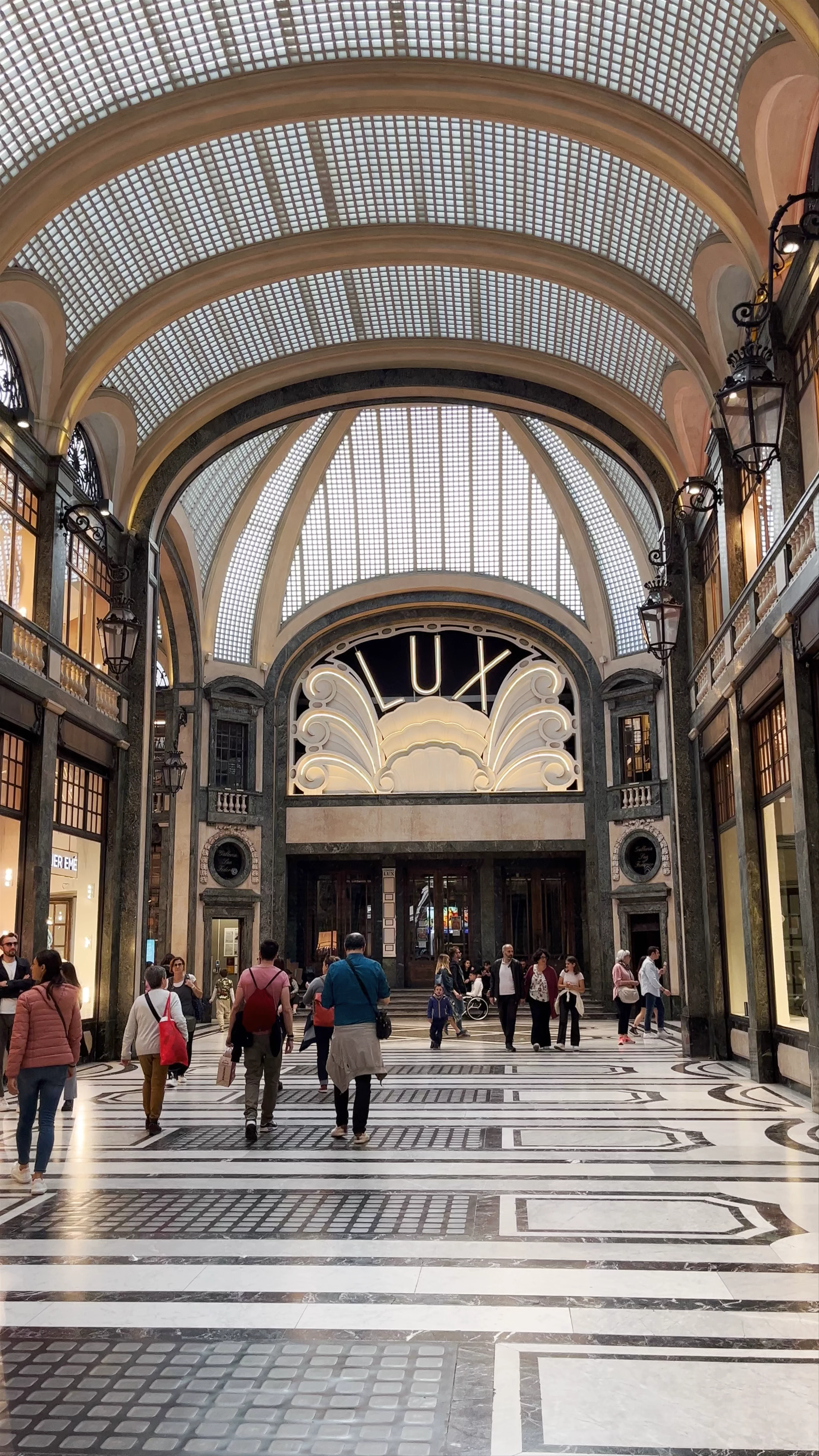 Cinema Lux, Galleria San Federico