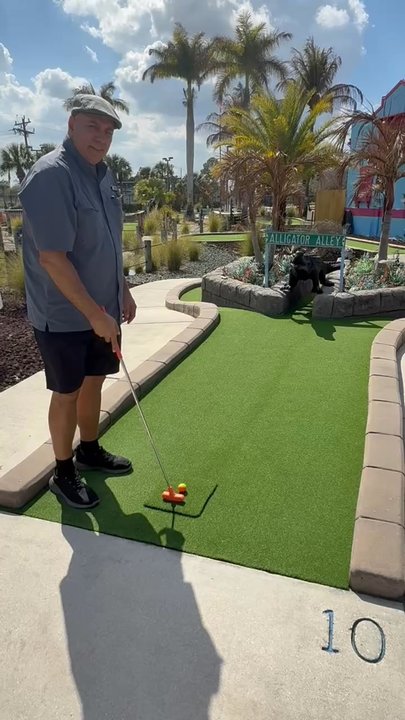 Pelican's SnoBalls - Hole in one at Alligator Alley! - Shaved Ice Near Me - Lehigh Acres, Florida