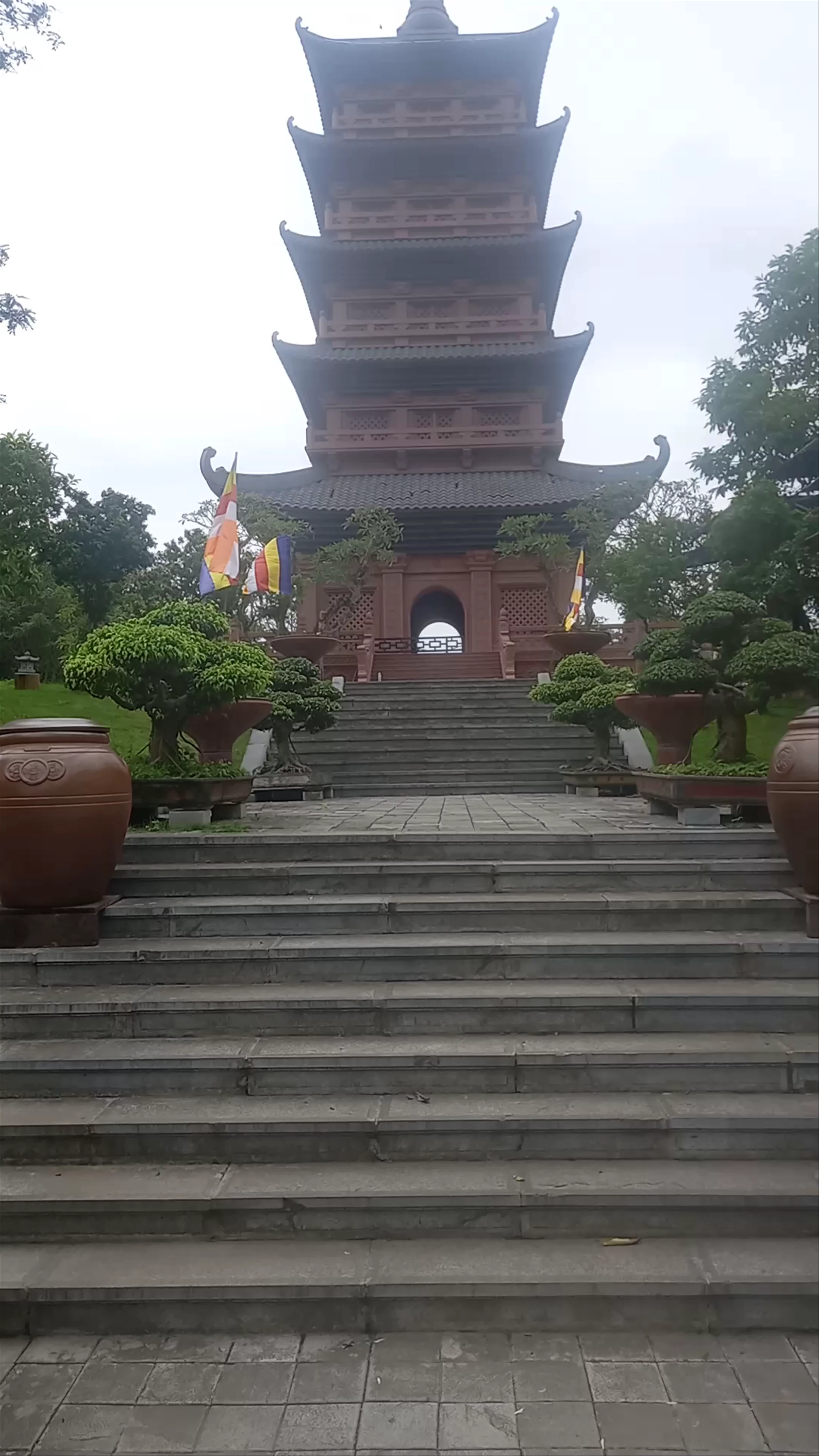 Trung tâm Hội nghị Quốc tế, Gia Sinh, Gia Viễn District