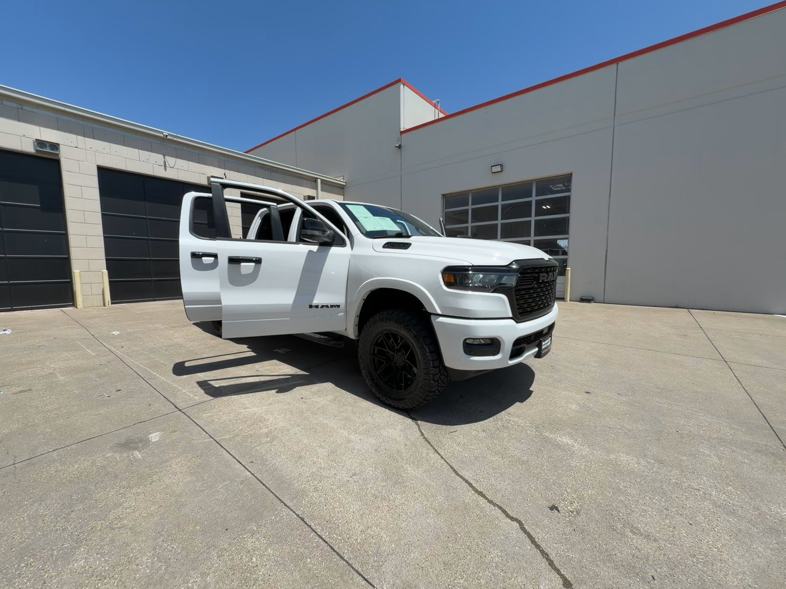 Lifted Trucks - #TX10405 - 2026 Ram 1500 Big Horn Crew Cab