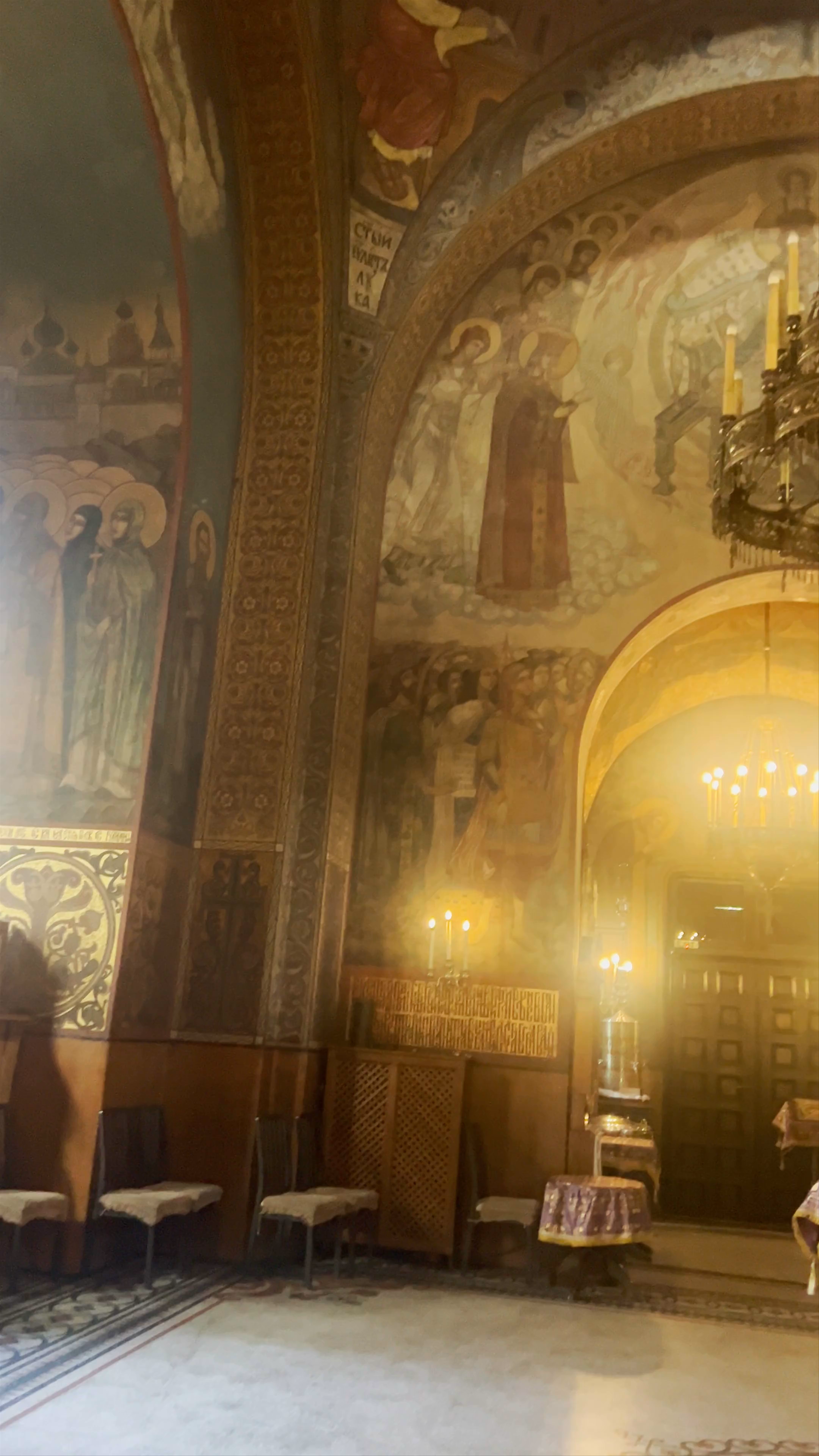 Iglesia Rusa de San Nicolás de Mira: A Serene Spiritual Haven in Sofia
