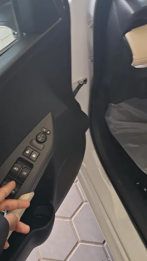 تويوتا يارس Y 2024