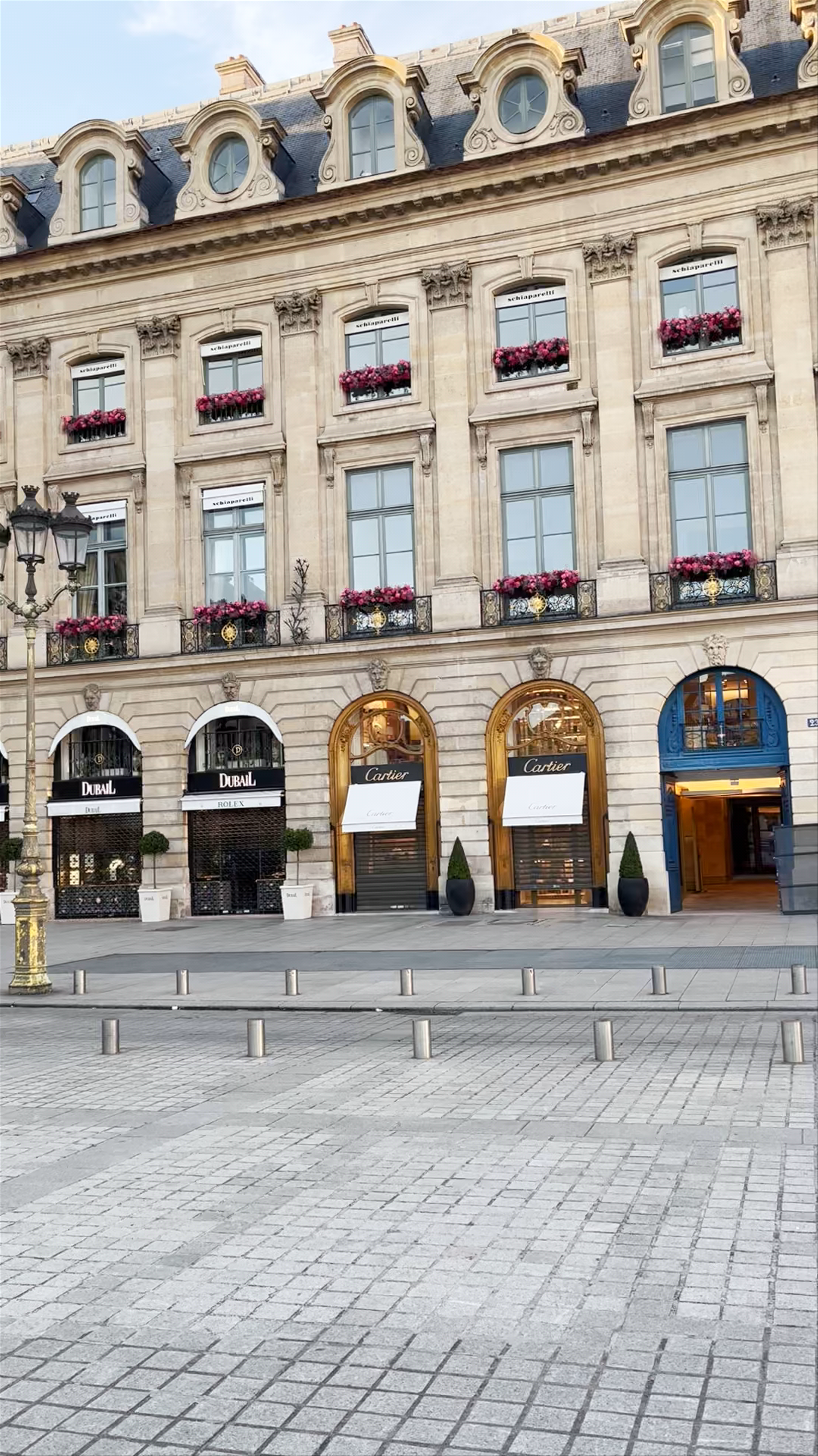 Colonne Vendôme: Parisian Grandeur at Place Vendôme