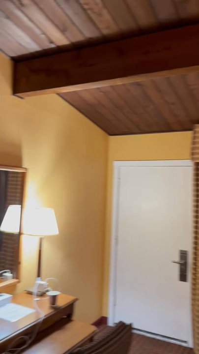 Forks Motel - This worn out and dated room with paper thin walls was not worth $252.16 per night!! - Hotels Near Me - Forks, Washington