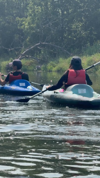 Naperville Kayak - An easy paddle trip. - Rafting/Kayaking Near Me
