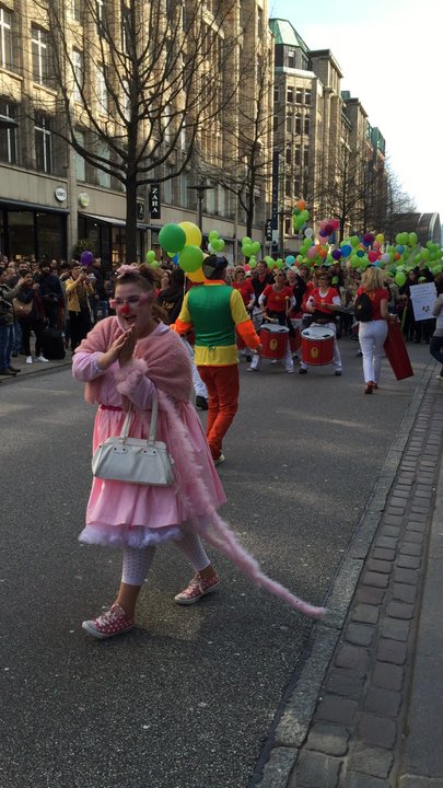 Mönckebergstraße - Konfetti-Parade 2016 - Local Flavor Near Me - Hamburg, HH