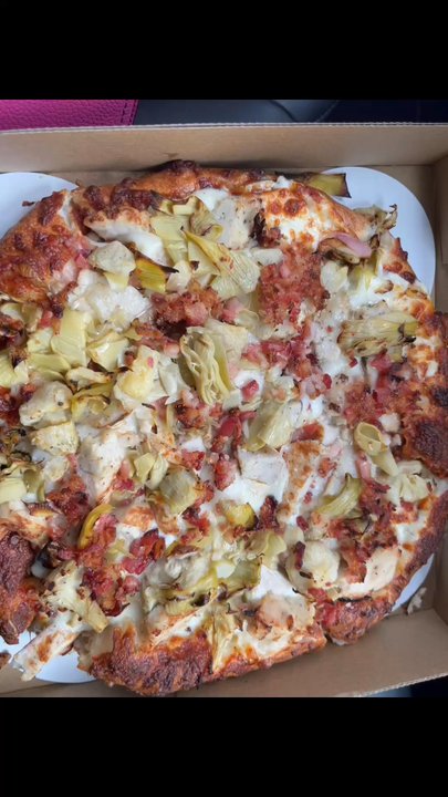 Gold Dust Pizza Express - Gold Dust - White Chicken Delight - I didn't like the white sauce, but the ingredients and crust were so good that it was still delicious. - Pizza Near Me - Modesto, California