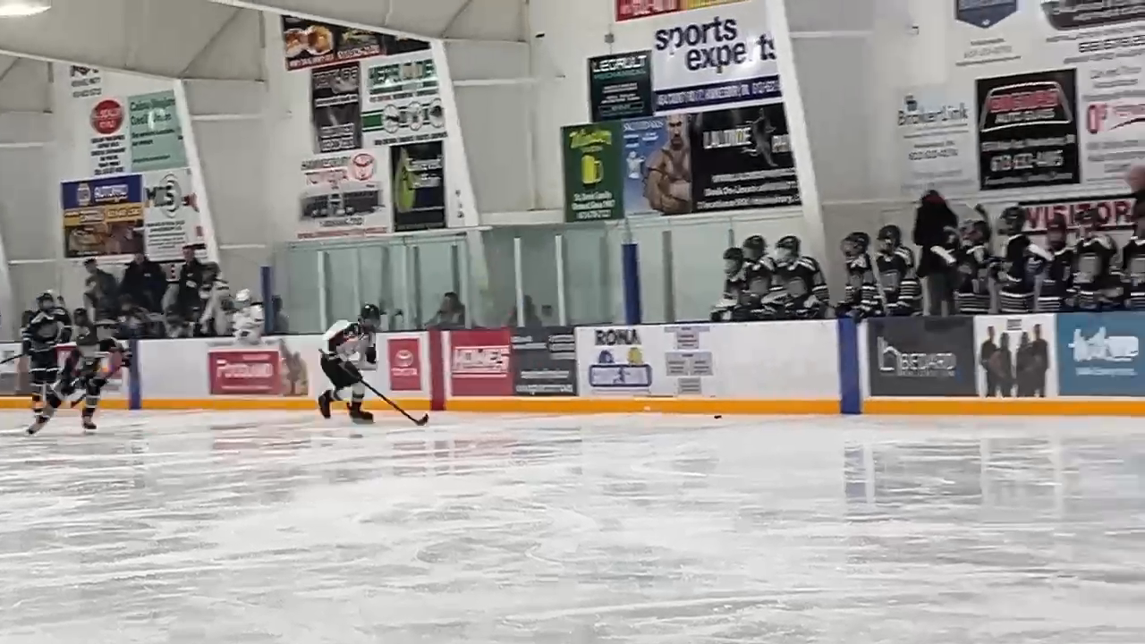 Cam Deslauriers' Perfect Pass Sets Up Highley for a Stunning Goal