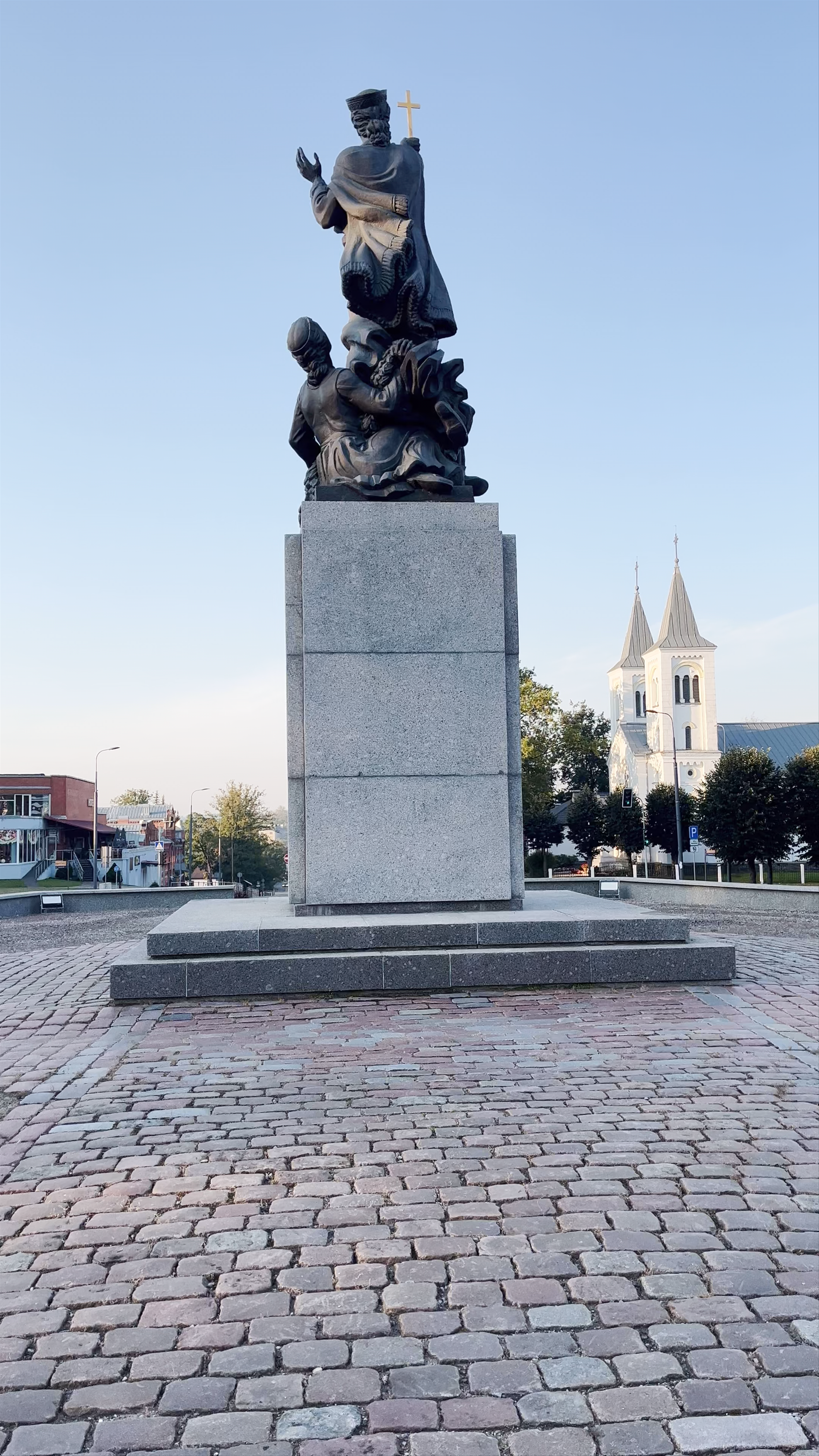 Atbrīvošanas Aleja Monument: A Historic Tribute in Rēzekne, Latvia