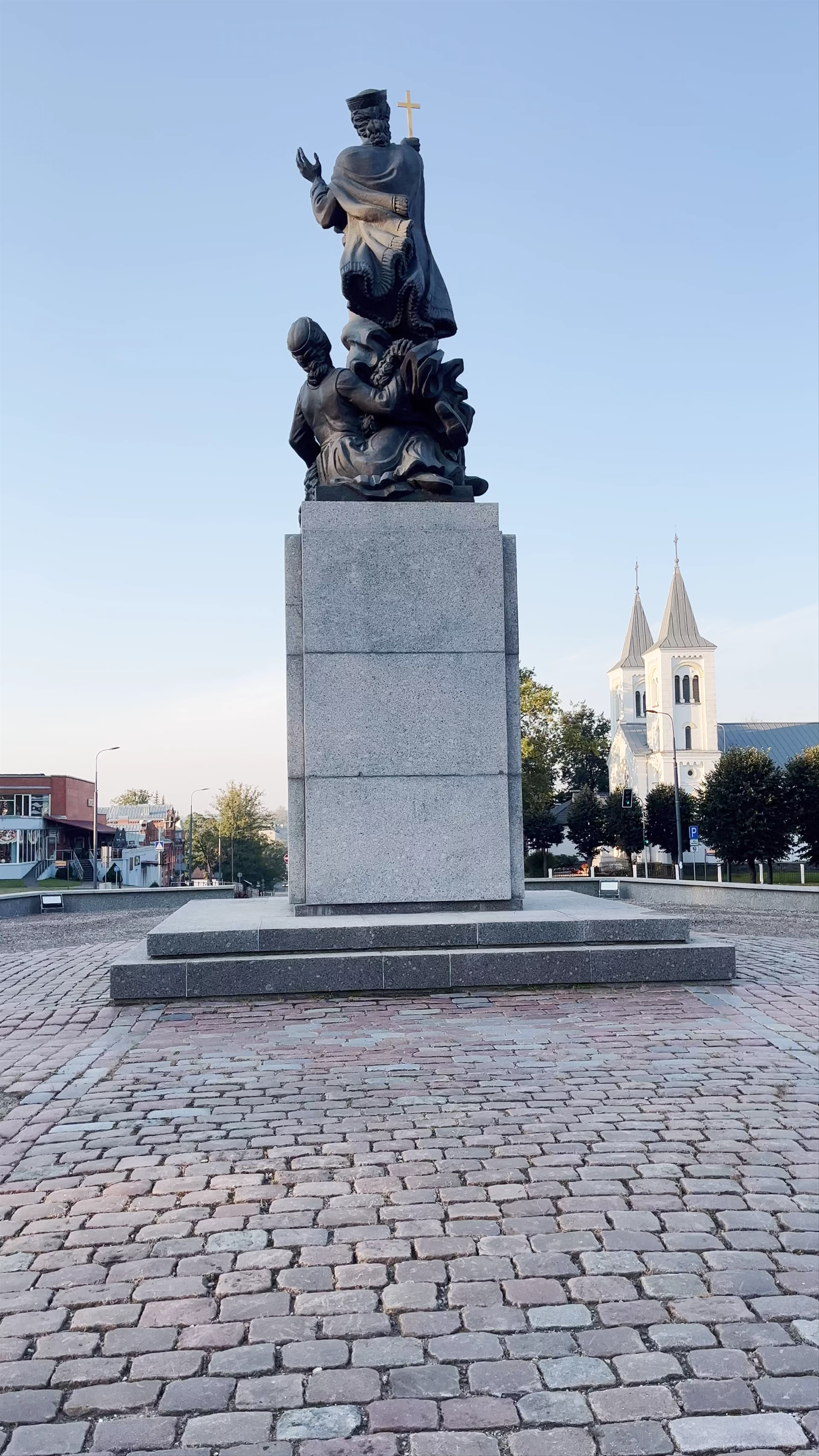Atbrīvošanas Aleja Monument