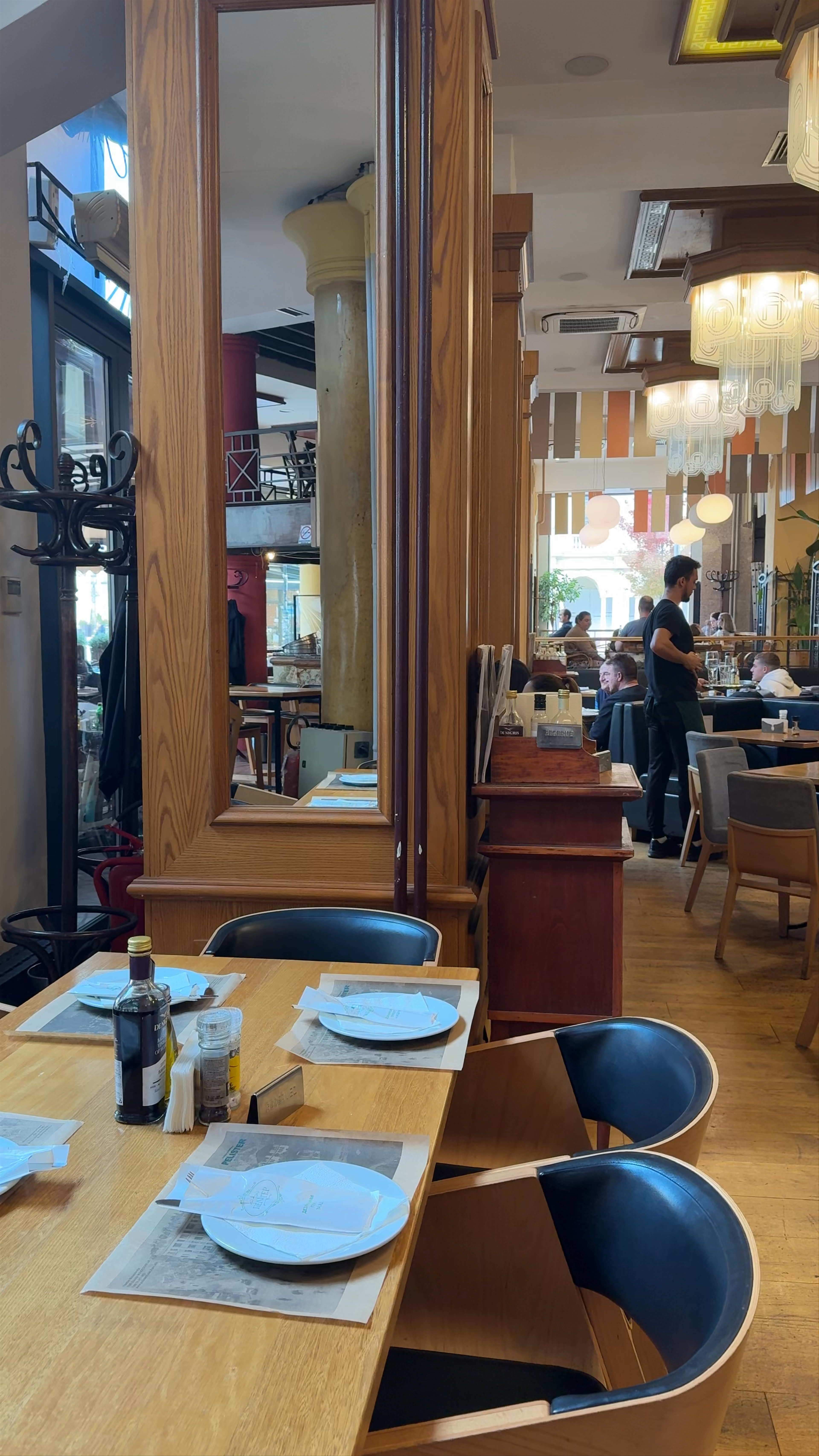 Charming Outdoor Café Experience at Pelister, Skopje