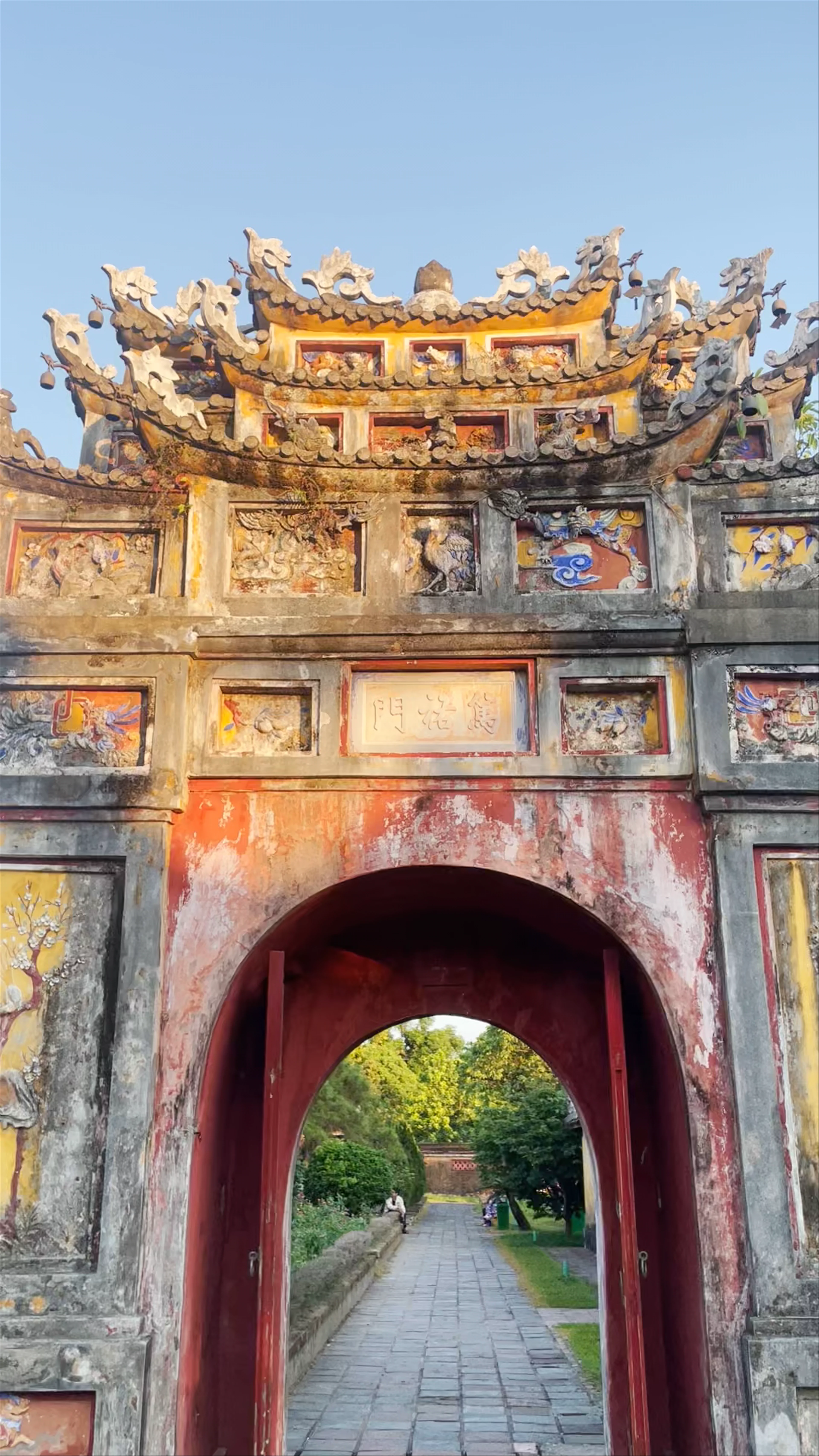 Hung To Mieu, Lê Huân, Phu Xuan