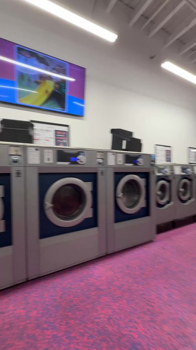 LaundroLab - Inside and lot of seating area - Laundromat Near Me - Tampa, Florida
