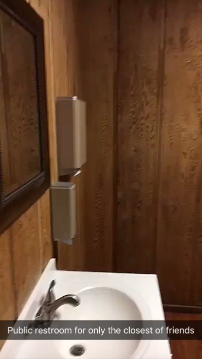 Sugar Shack - Best public restroom I've seen in years - Seafood Near Me - Franklinton, Louisiana