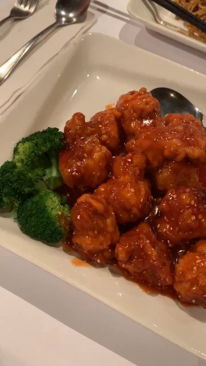 Legend 72 - Sesame chicken, white rice and chicken lo mein - Chinese Near Me - New York, New York