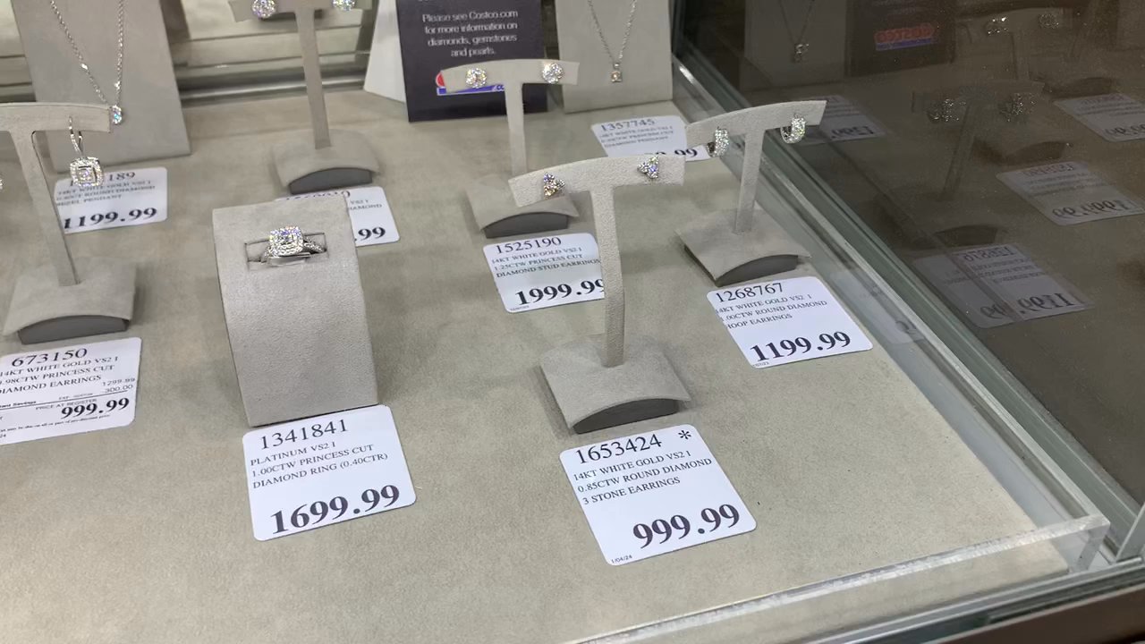 Costco - 1653424 14KT WHITE GOLD VS2 I 0.85CTW ROUND DIAMOND 3 STONE EARRINGS 1/04/24 $999.99 - Wholesale Stores Near Me - Mesa, Arizona