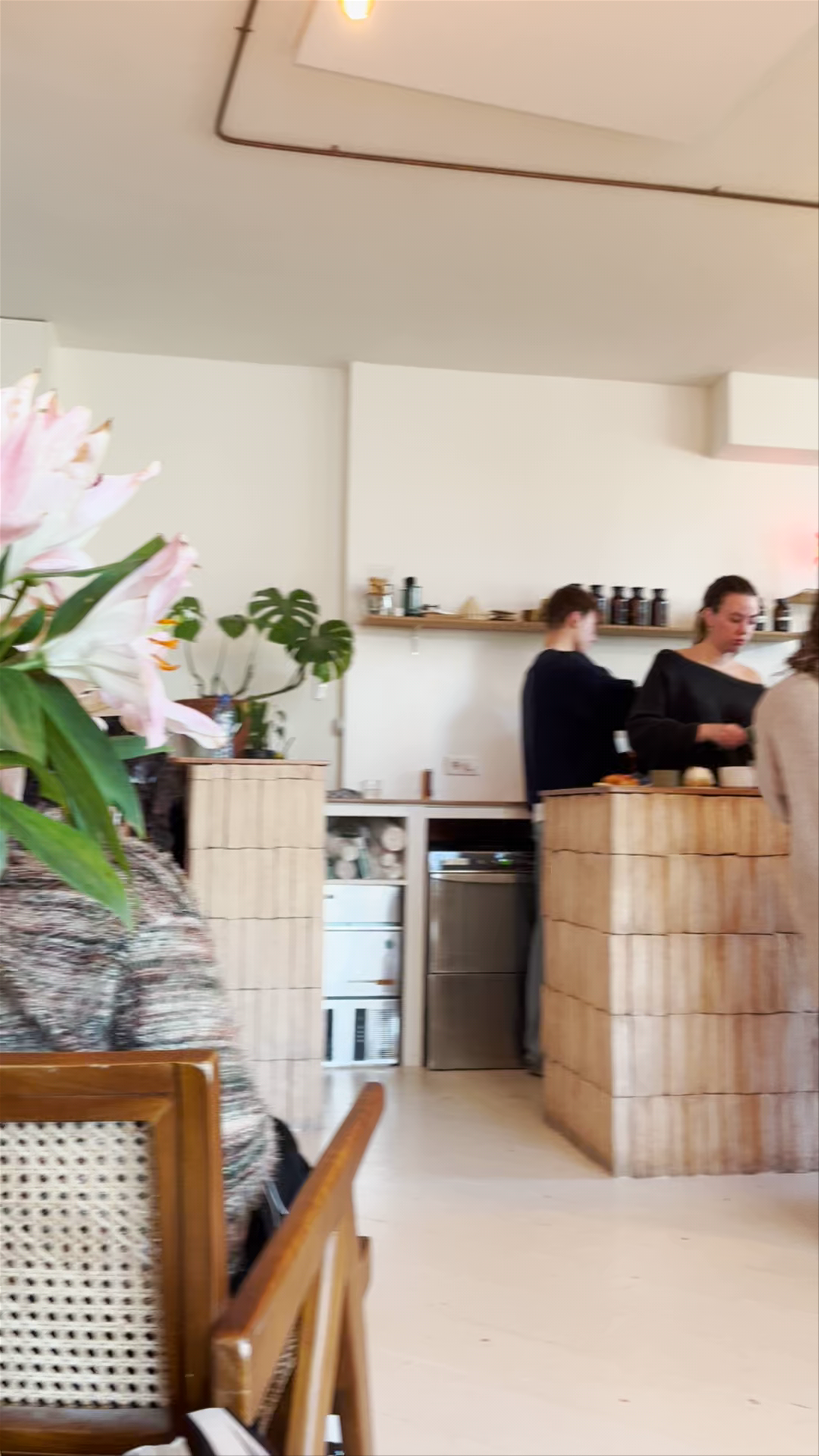Cozy Social Vibes at YUSU Café, Amsterdam