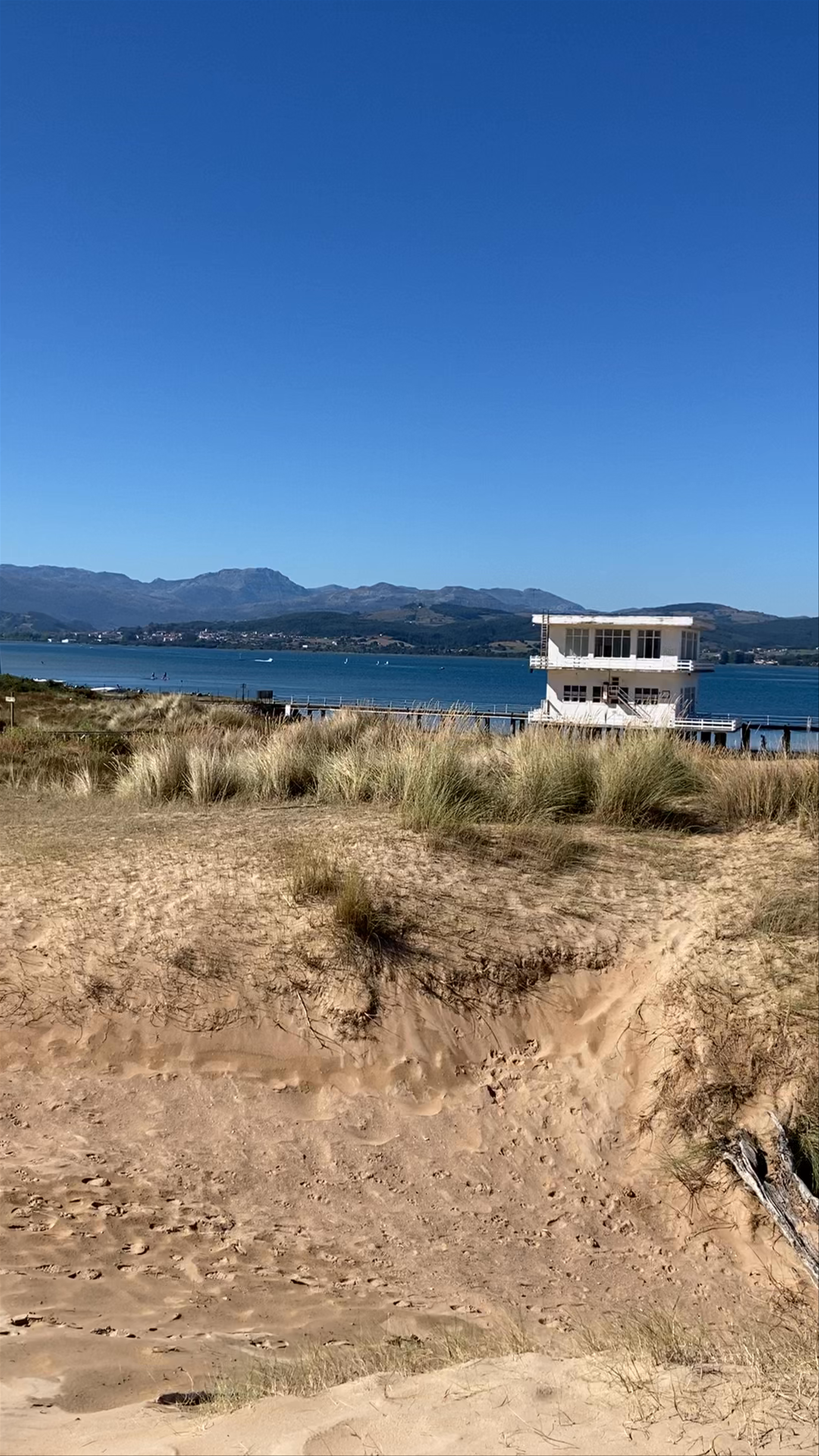 Playa La Salvé de Laredo
