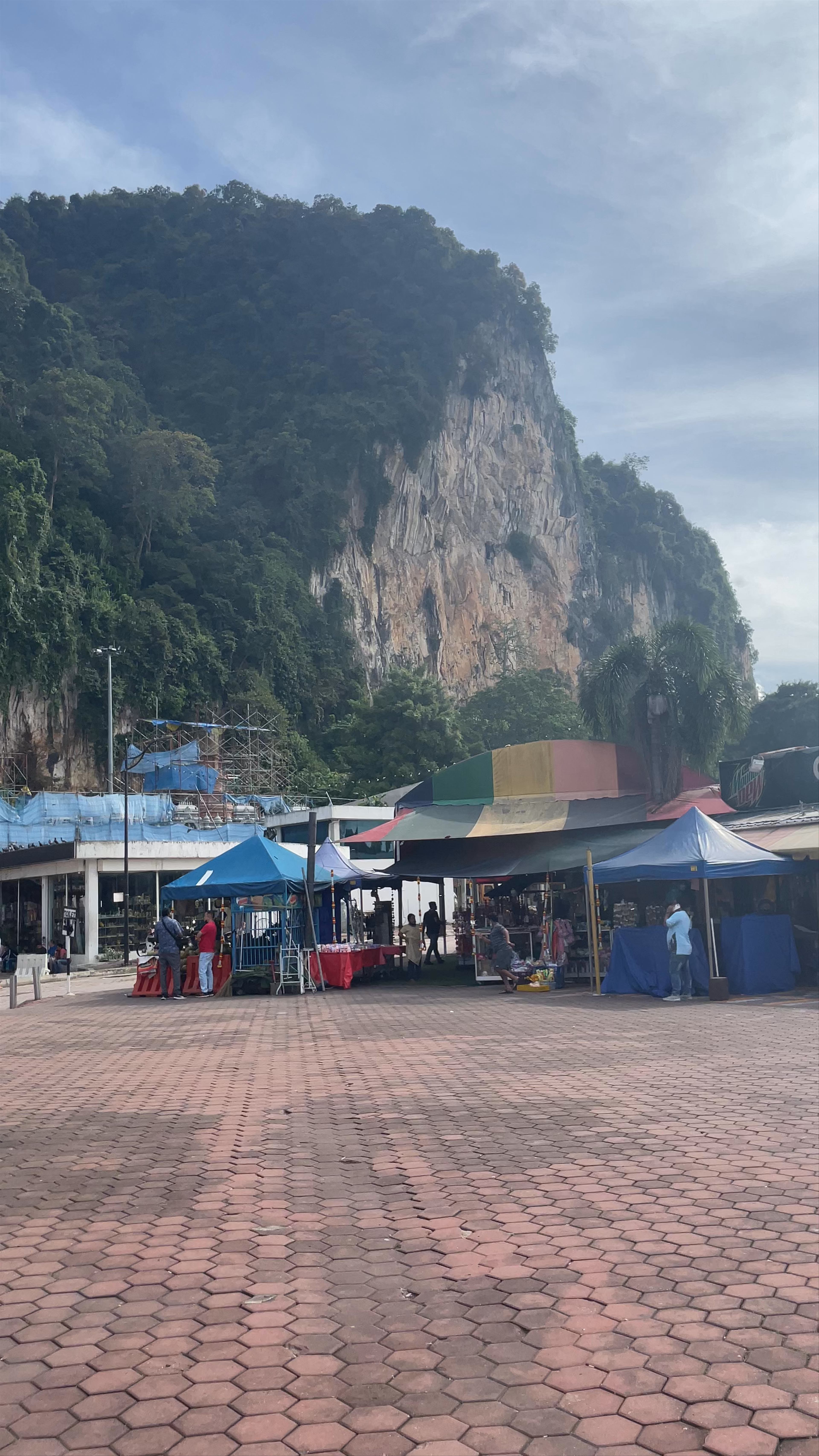 Exploring Batu Caves: The Majestic Hindu Shrine Amidst Lush Limestone Hills