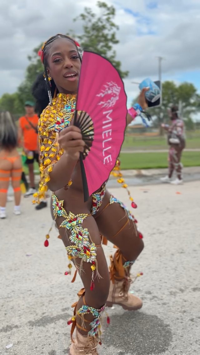 CHOCOLATE AND GOLD........