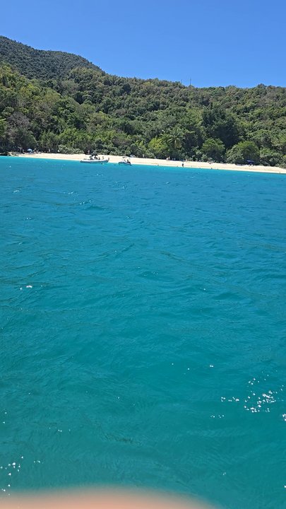 Hawksnest Beach - Beautiful - Beaches Near Me - Cruz Bay, Virgin Islands