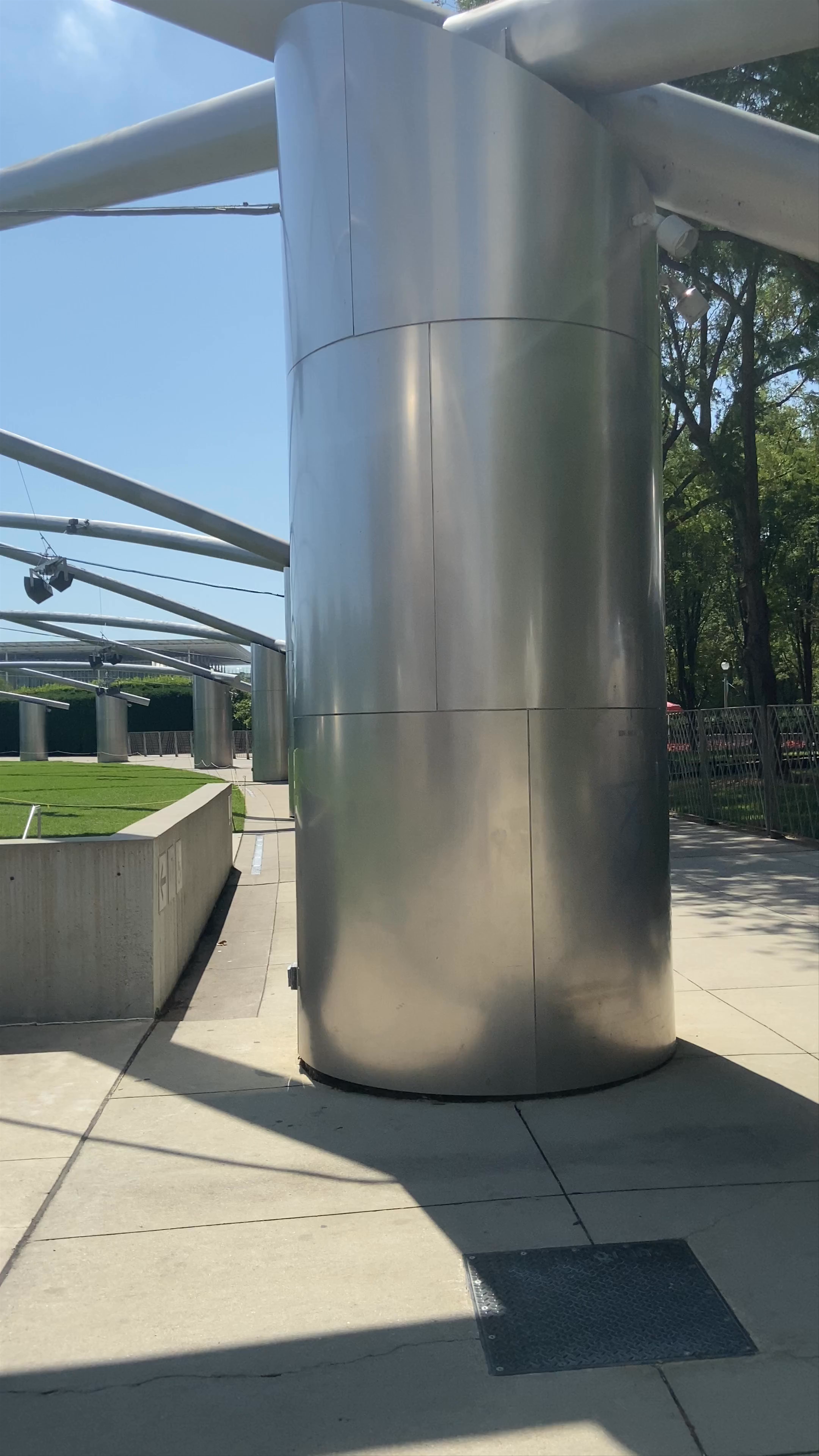 Jay Pritzker Pavilion: Iconic Outdoor Music Venue in Chicago