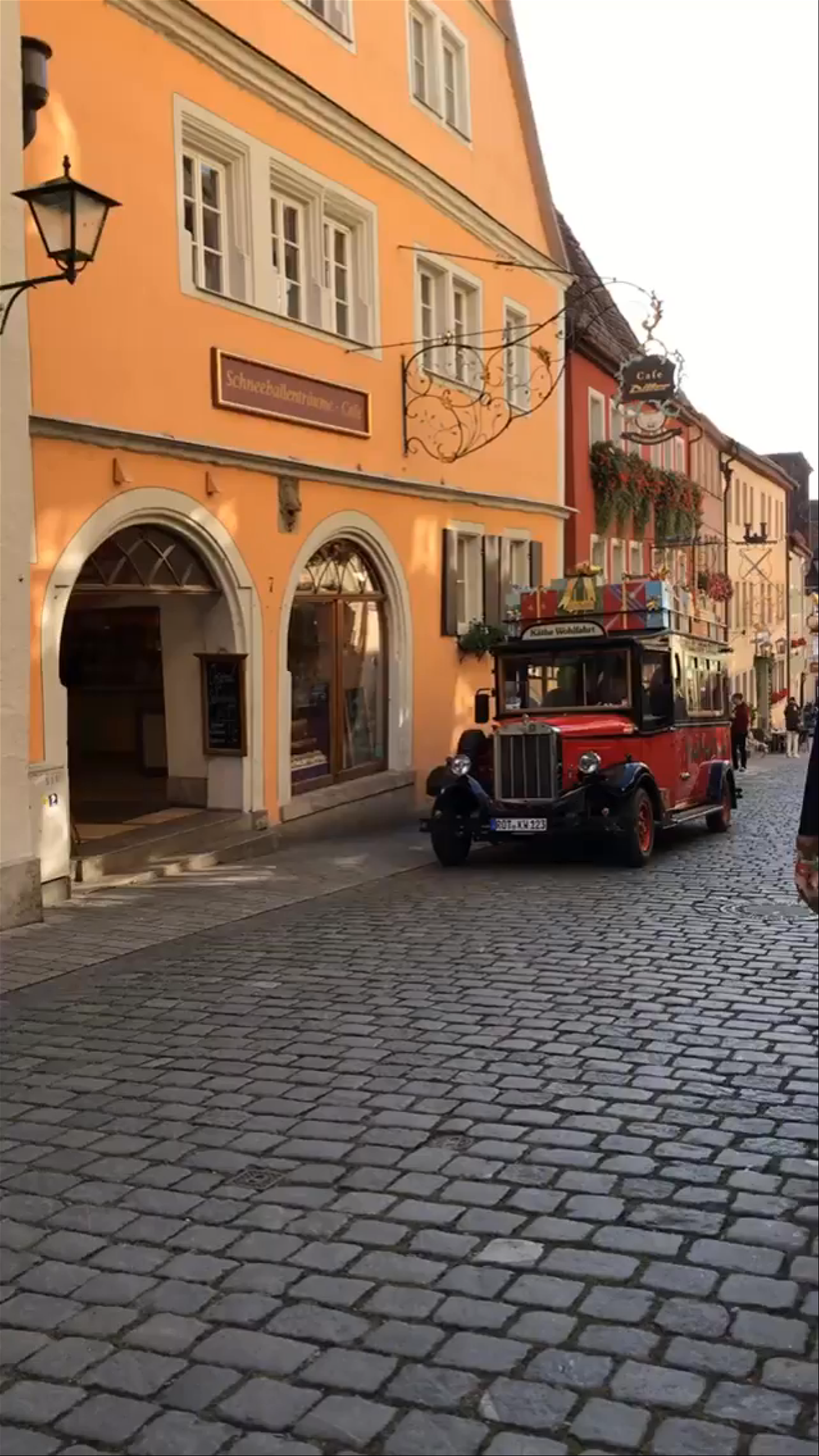 Käthe Wohlfahrt - Weihnachtsdorf: Christmas Magic in Rothenburg ob der Tauber