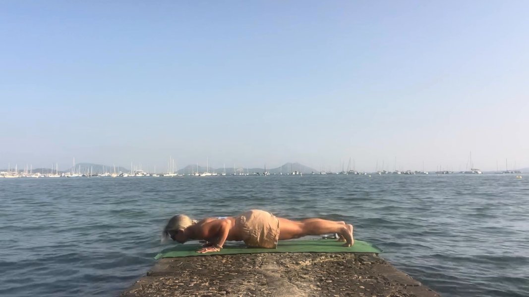 A flow of Ashtanga 🌊