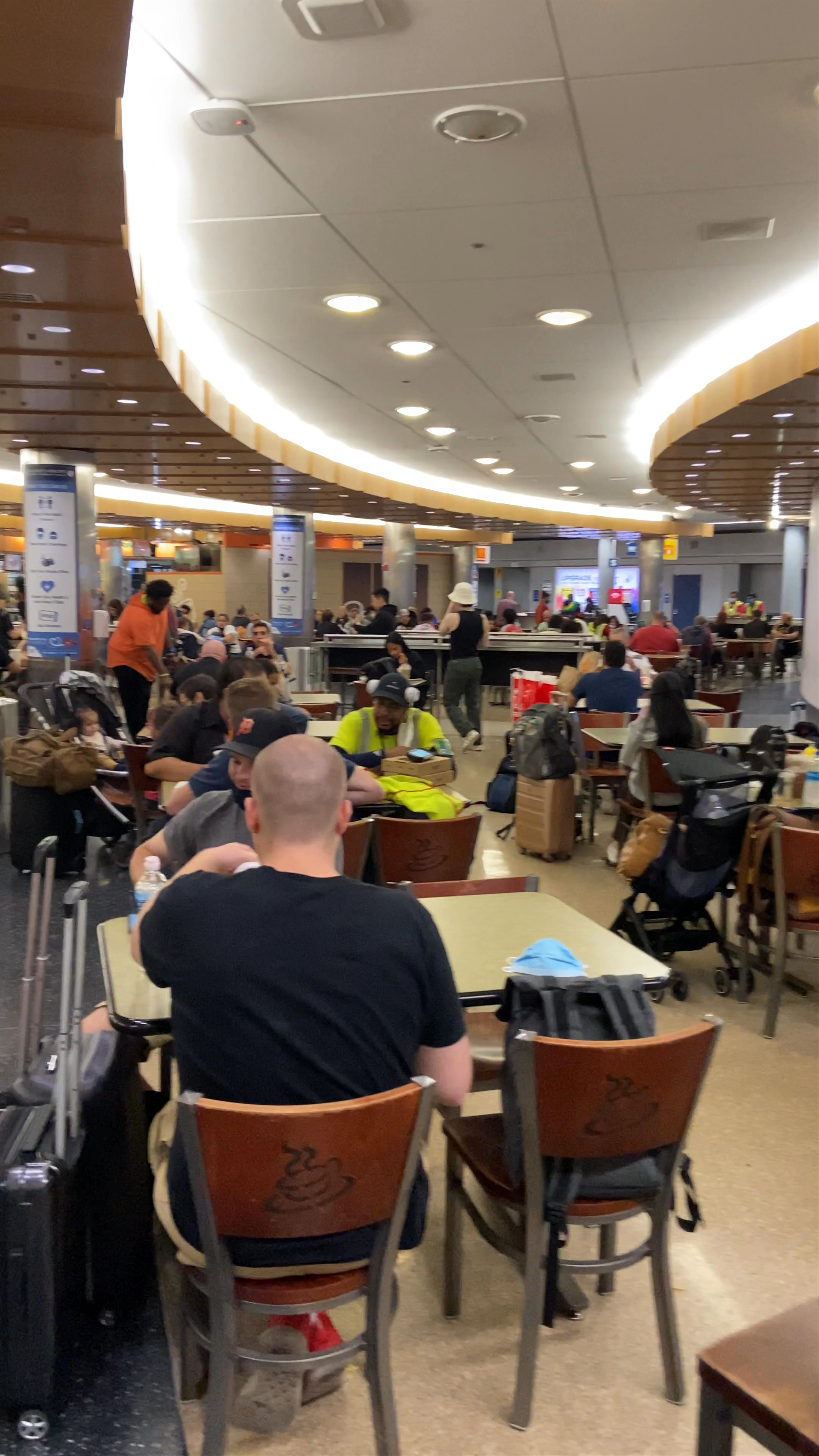 Terminal 3 Chicago O'Hare: Bustling Airport Food Court Experience